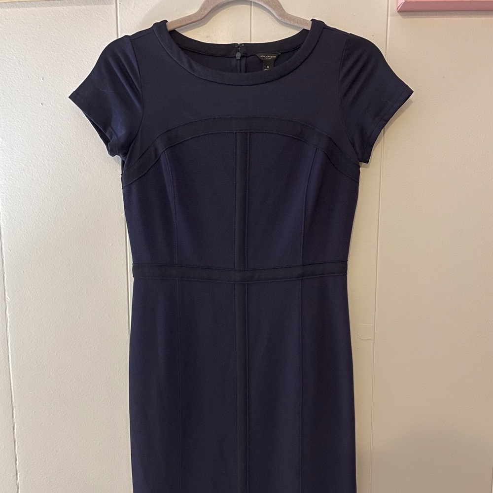 Ann Taylor Women’s Navy Blue Sheath Dress Size 0